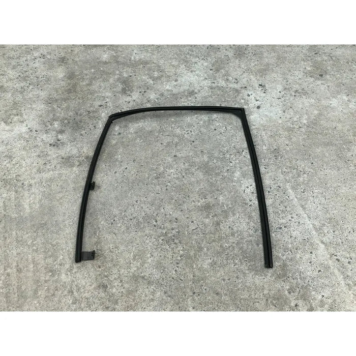 Empaque Guia De Vidrio Trasero Derecho Para Subaru Impreza 2012, 2013, 2014 Negro