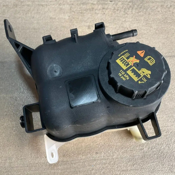 Deposito De Anticongelante Para Ford Explorer 2011, 2012, 2013, 2014, 2015, 2016, 2017, 2018, 2019 Motor 3.5 (original)