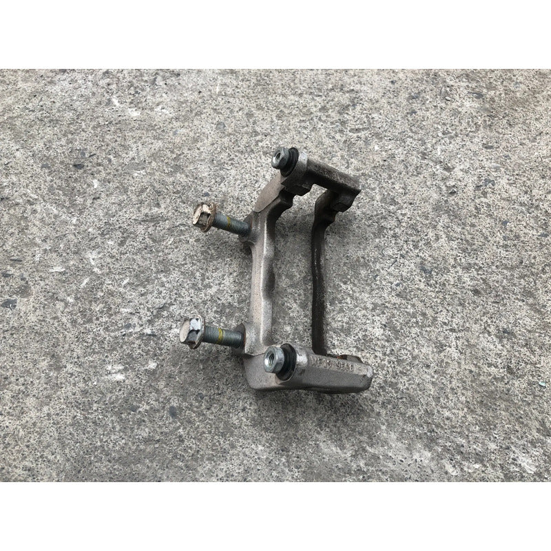 Porta Mordaza Delantera Izquierda Para Chrysler 300 2015, 2016, 2017, 2018, 2019, 2020, 2021, 2022, 2023 - Original