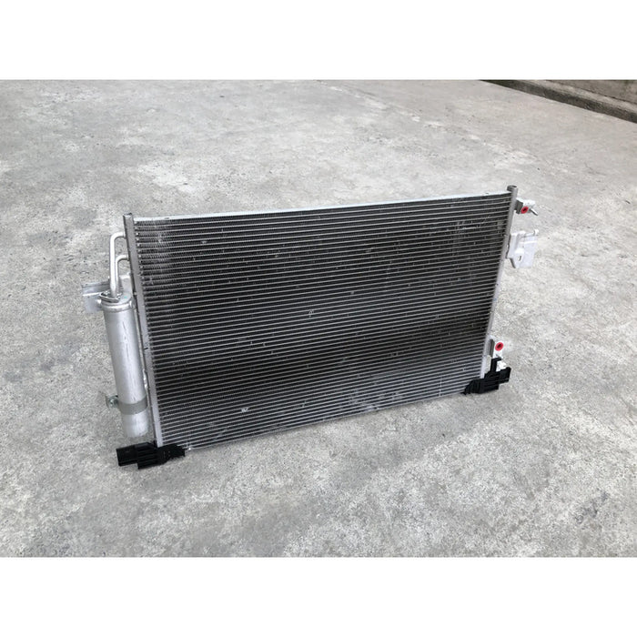 Condensador Original Para Mitsubishi Outlander 2011, 2012, 2013, 2014, 2015, 2016, 2017, 2018, 2019, 2020, 2021, 2022 - Motor 2.0 Litros, 4 Cilindros