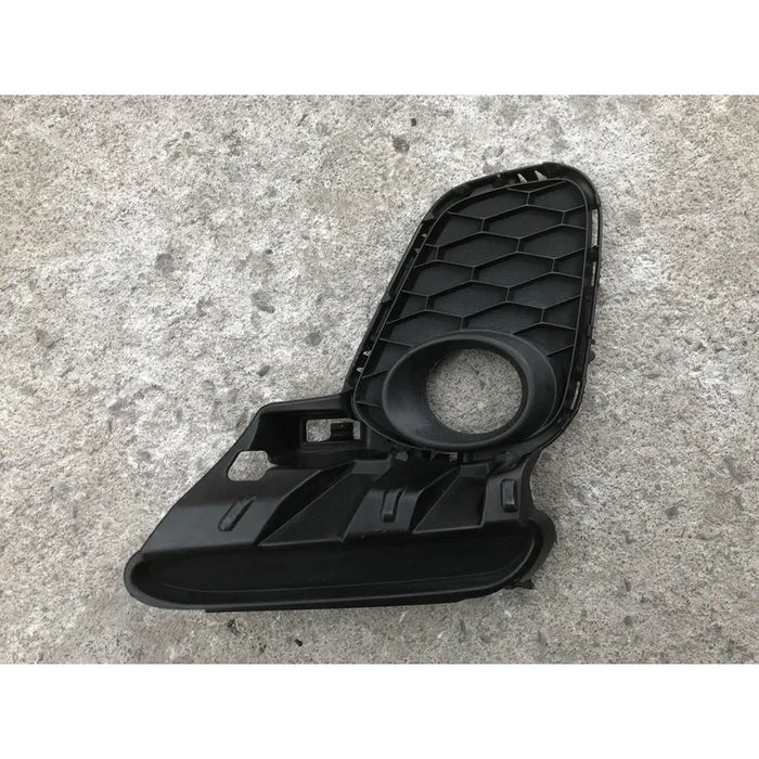 Parrilla Inferior Derecha De Faro Niebla Mazda 3 2010-2013 Negro Mate