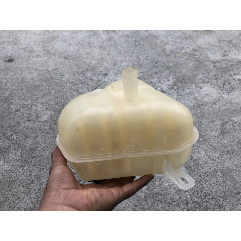 Deposito De Anticongelante Para Chevrolet Malibu 2008,  2009, 2010, 2011, 2012 - Motor 2.4 Litros, 4 Cilindros - Original