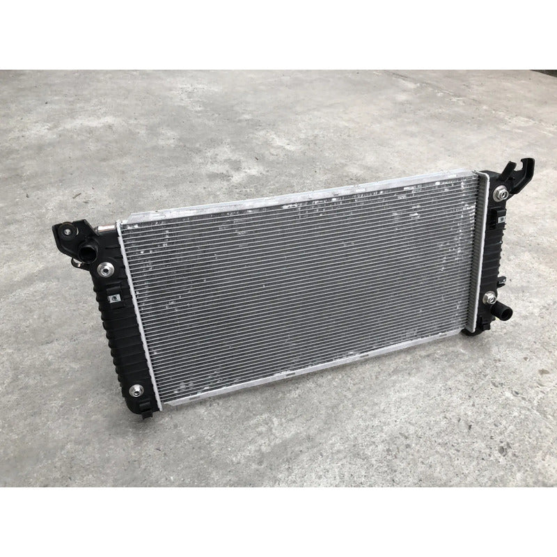 Radiador Original Para Yukon 2015, 2016, 2017, 2018 Motor 6.2