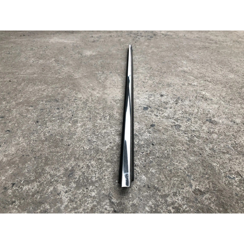 Moldura De Felpa De Puerta Delantera Derecha Para Nissan Altima 2013, 2014, 2015, 2016, 2017, 2018 - Original Cromado