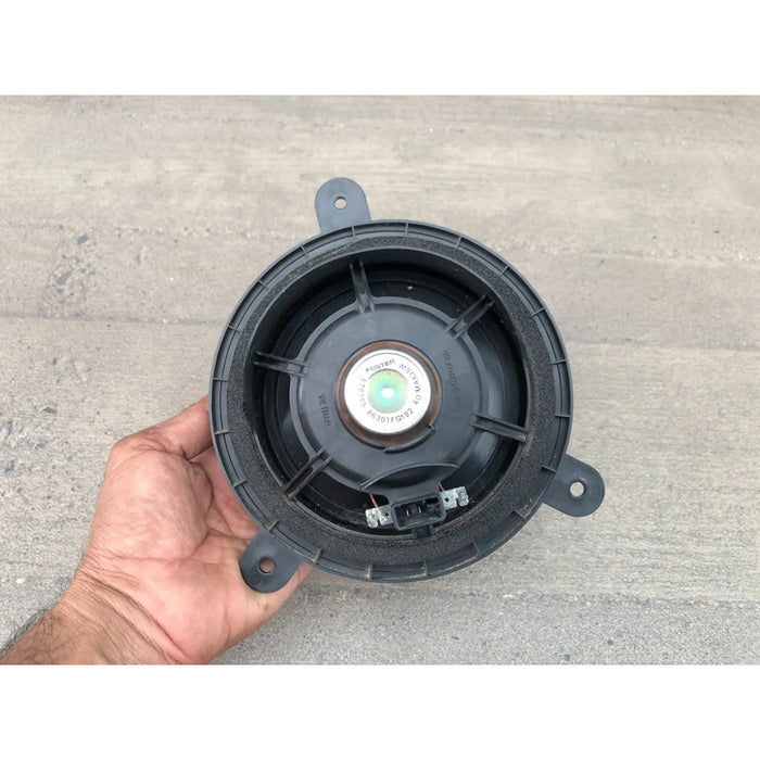 Bocina De Puerta Trasera Derecha Pata Subaru Impreza 2012, 2013, 2014 - Original Negro