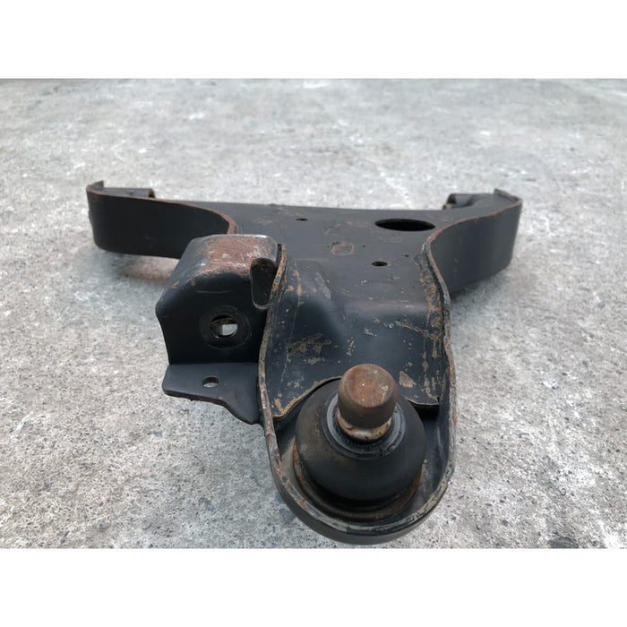 Horquilla Delantera Derecha Inferior Nissan Titan 2017 2018 2019 2020 2021 2022 2023 2024 4x2, Original