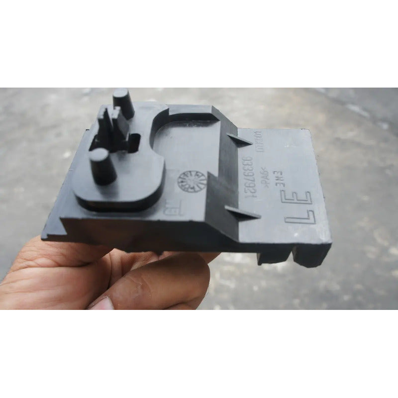 Guia De Defensa Delantera Izquierda Para Chevrolet Corsa 2003, 2004, 2005, 2006, 2007, 2008 Original