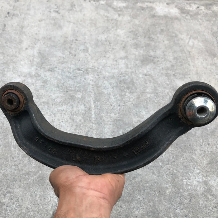 Tirante Trasero Izquierdo Superior Para Ford Mustang 2015, 2016, 2017, 2018, 2019, 2020, 2021, 2022, 2023 - Original