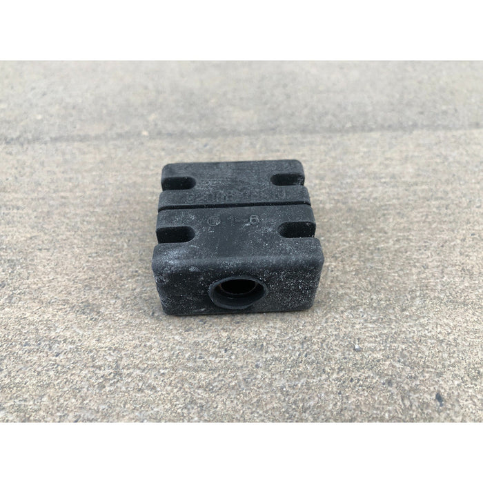 Goma Soporte Facia Nissan Np300 2008 Al 2015