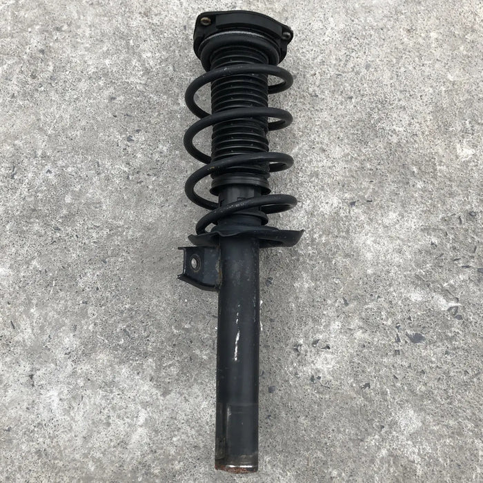 Amortiguador Delantero Derecho Para Volkswagen Jetta 2011, 2012, 2013, 2014, 2015, 2016, 2017, 2018 Motor 2.0 Original