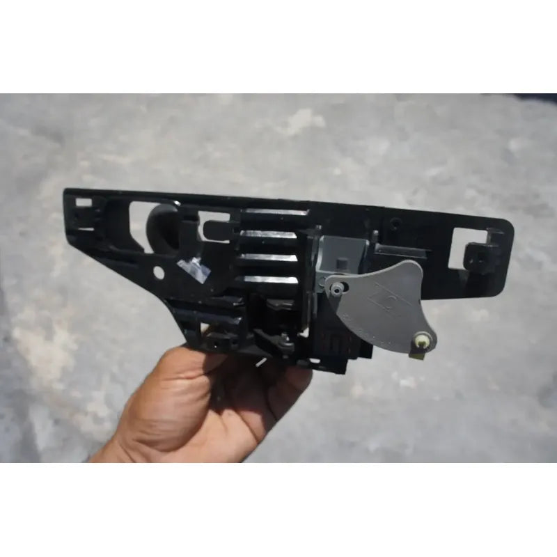 Manija De Puerta Delantera Izquierda Para Chevrolet S10, S-10 1998, 1999, 2000, 2001, 2002, 2003 - Original Negro