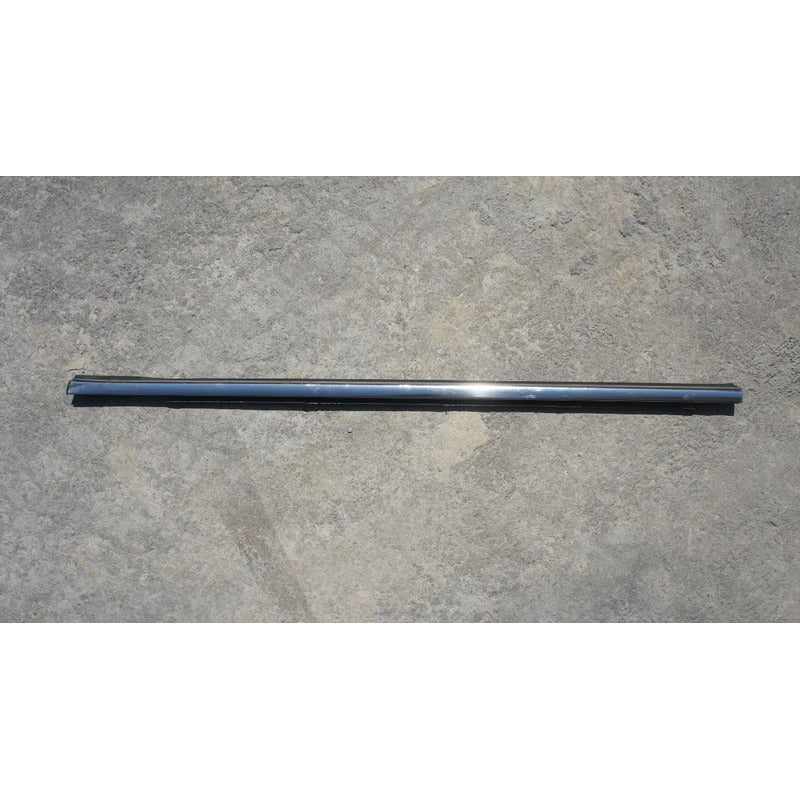 Moldura De Felpa Puerta Trasera Izquierda Para Chevrolet Sonic 2012, 2013, 2014, 2015, 2016, 2017, 2018 - Original