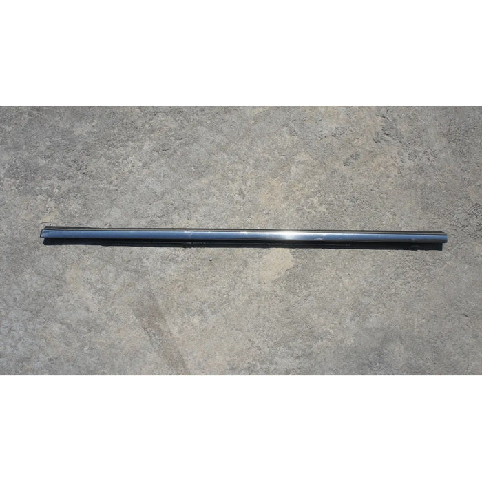 Moldura De Felpa Puerta Trasera Izquierda Para Chevrolet Sonic 2012, 2013, 2014, 2015, 2016, 2017, 2018 - Original