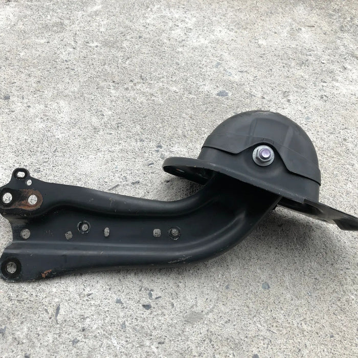 Tirante Trasero Derecho Hacia Chasis Para Toyota Camry 2018, 2019, 2020, 2021, 2022, 2023 Motor 2.5 Original