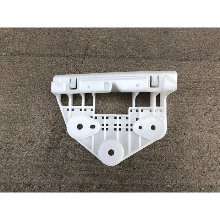 Guia Soporte De Faro Derecho Nissan Np300 2016-2018