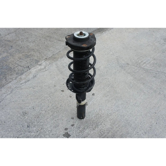 Amortiguador Delantero Derecho Para Volkswagen Jetta 2016, 2017, 2018 Motor 1.8 Original