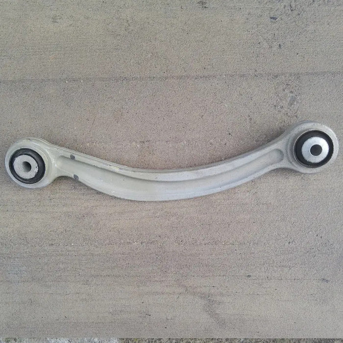 Tirante Trasero Izquierdo Central Para Mercedes Benz C300 2008, 2009, 2010, 2011, 2012, 2013, 2014 (motor 1.8 Litros) Original