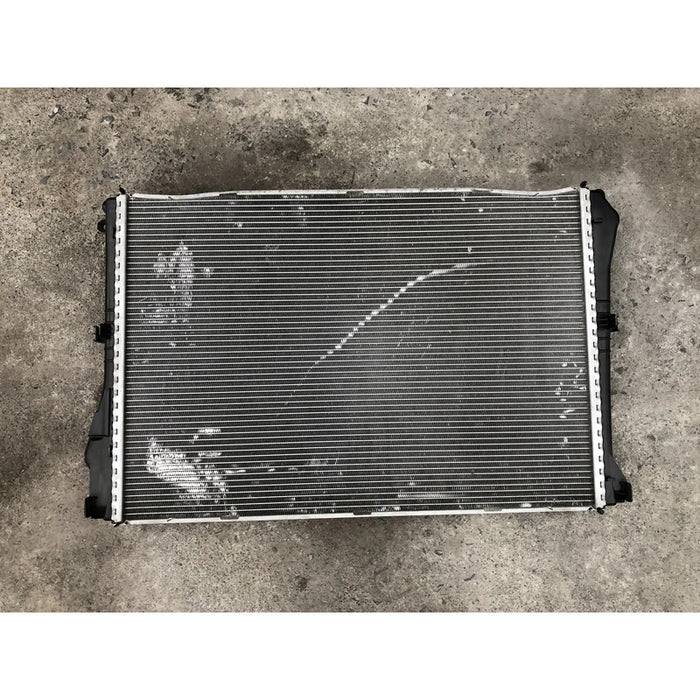 Radiador Original Para Mercedes Benz C300 2019, 2020, 2021 (motor 2.0 Litros)