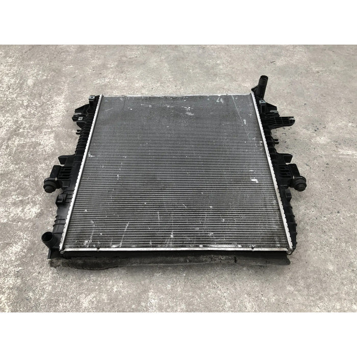 Radiador Para Nissan Armada 2017, 2018, 2019, 2020, 2021, 2022, 2023, 2024, 2023 - Motor 5.6 - Original