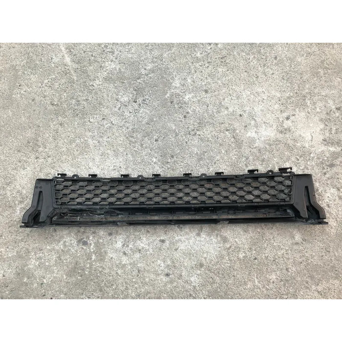 Parrilla Central Inferior En Defensa Para Jaguar Xe 2015, 2016, 2017, 2018, 2019 - Original Negro Mate