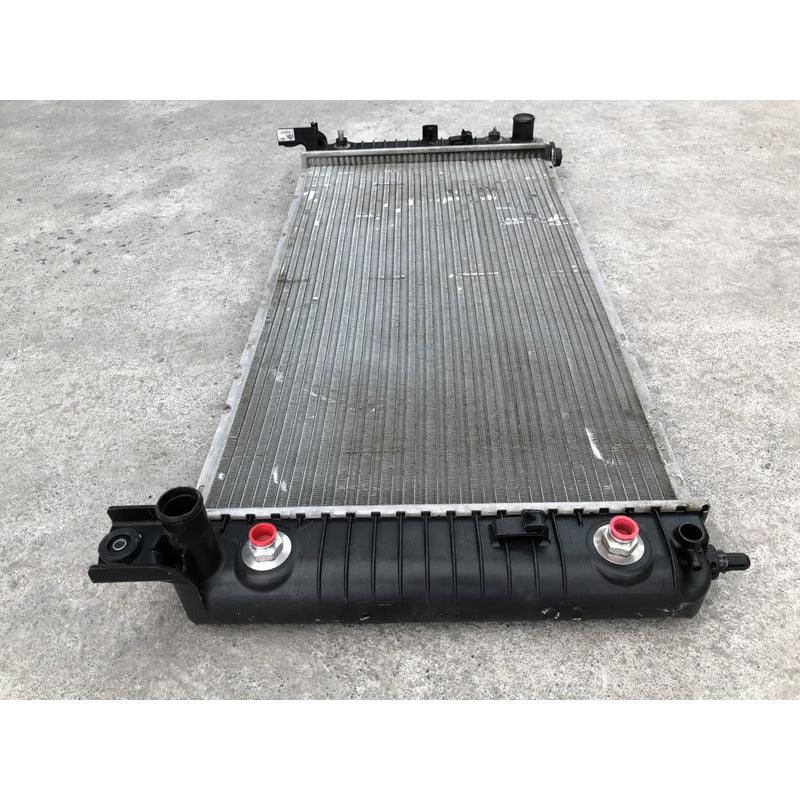 Radiador Original Para Yukon 2007 2008 2009 2010 2011 2012 2013 Motor 6.2