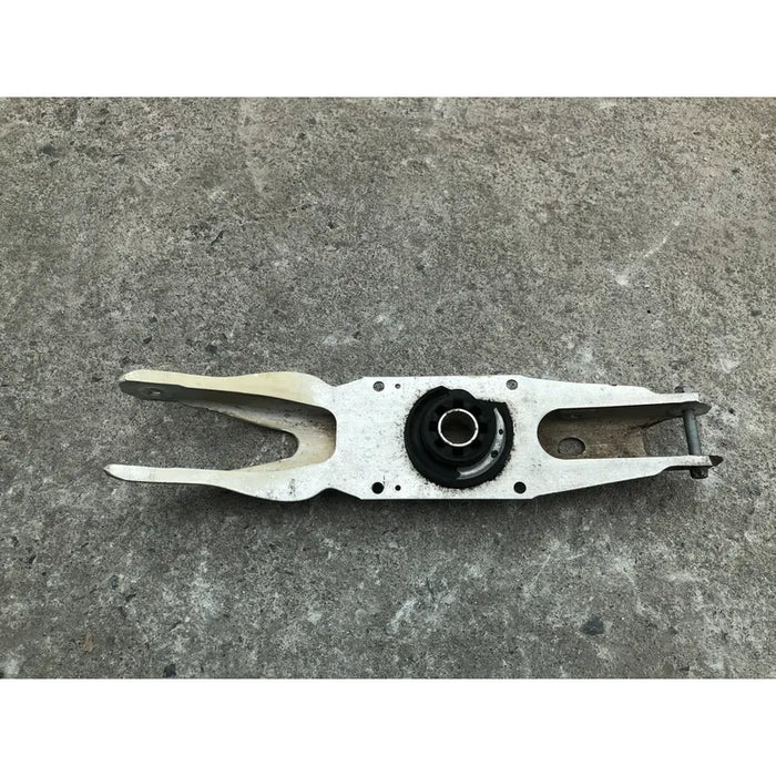 Horquilla Trasera Derecha Mercedes Benz Cla250 2014 2015 2016 2017 2018 2019 Motor 2.0, Original