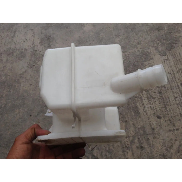 Deposito Limpia Parabrisas Para Volkswagen Jetta 2012, 2013, 2014, 2015, 2016, 2017, 2018 (motor 2.5)