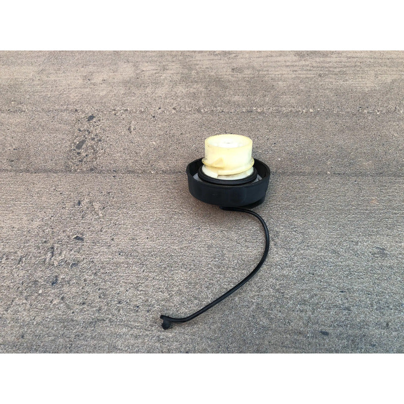 Tapon De Gasolina Para Dodge Ram 1500, 2500 - 2009, 2010, 2011, 2012, 2013, 2014, 2015, 2016, 2017, 2018 - Original Negro