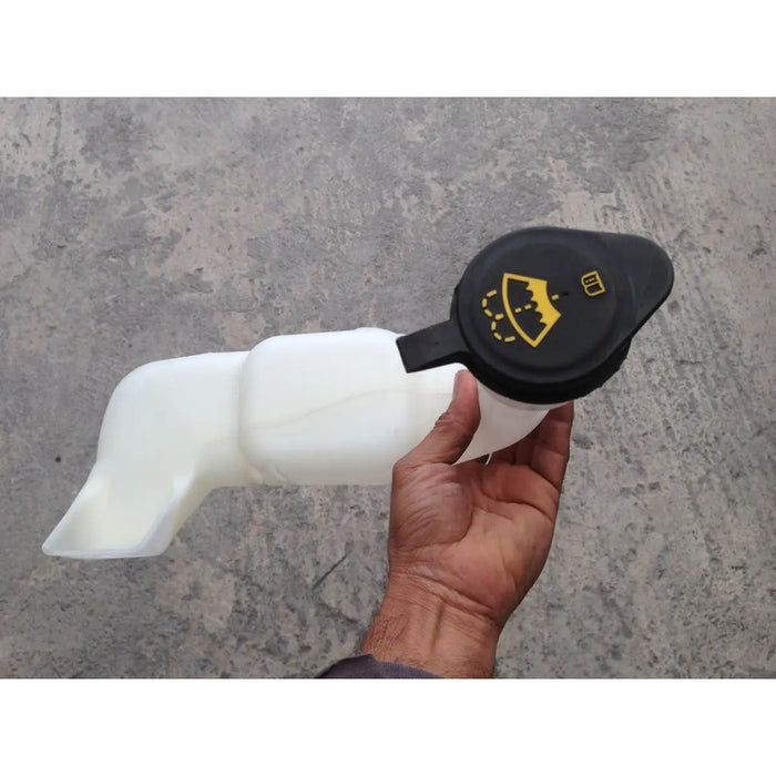 Deposito Limpia Parabrisas Para Ford Fiesta 2011, 2012, 2013, 2014, 2015, 2016, 2017, 2018, 2019 - Motor 1.6 Litros, 4 Cilindros - Original