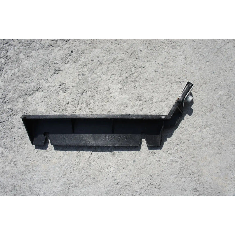 Guia Defensa Delantera Derecha Para Chevy C2 2004, 2005, 2006, 2007, 2008