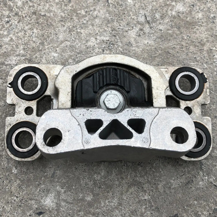 Soporte Transmision Izquierdo Discovery 2015, 2016, 2017, 2018, 2019 (para Motor 2.0 Litros) Original