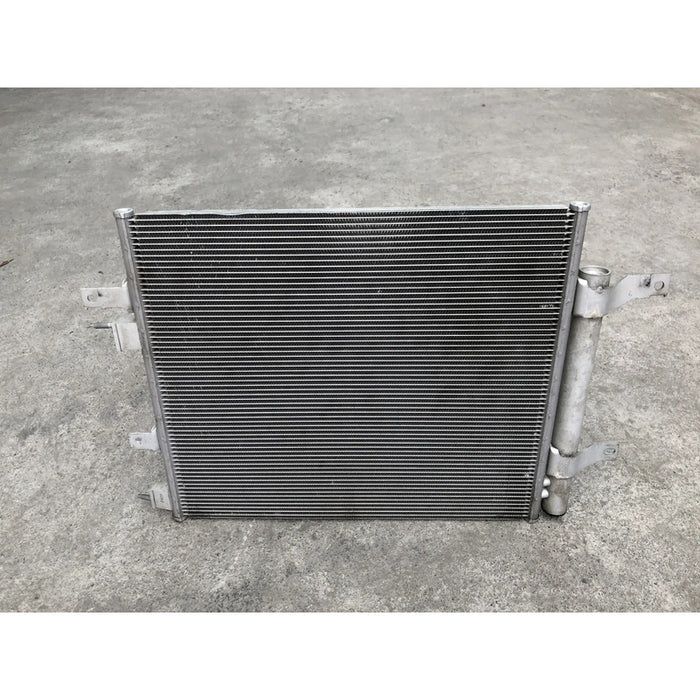 Condensador Original Para Jaguar Xj Series 2010, 2011, 2012, 2013, 2014, 2015, 2016, 2017, 2018, 2019 Motor 3.0