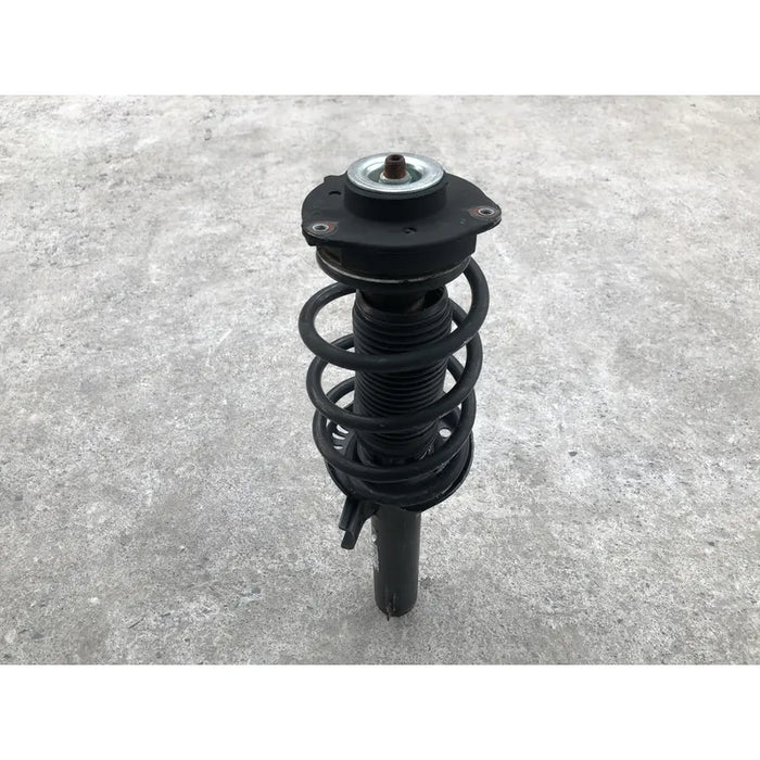 Amortiguador Delantero Derecho Para Volkswagen Jetta 2011, 2012, 2013, 2014, 2015, 2016, 2017, 2018