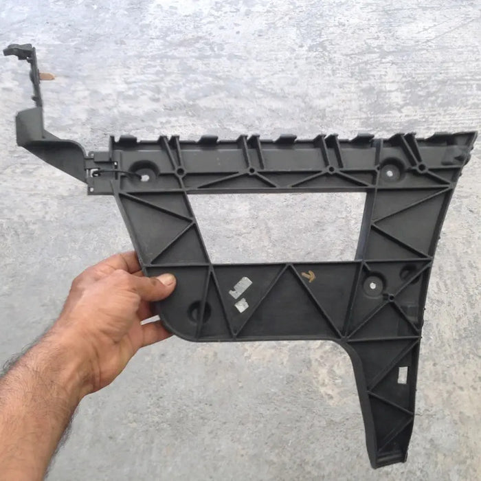 Guia Defensa Trasera Derecha Para Audi A4 2009, 2010, 2011, 2012