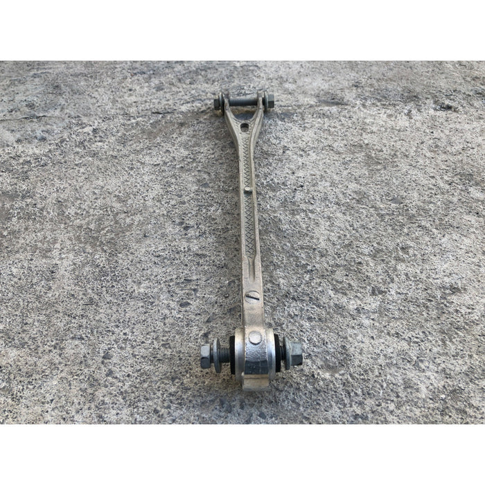 Tirante Trasero Derecho Para Dodge Challenger 2011, 2012, 2013, 2014, 2015, 2016, 2017, 2018, 2019, 2020, 2021 Motor 3.6