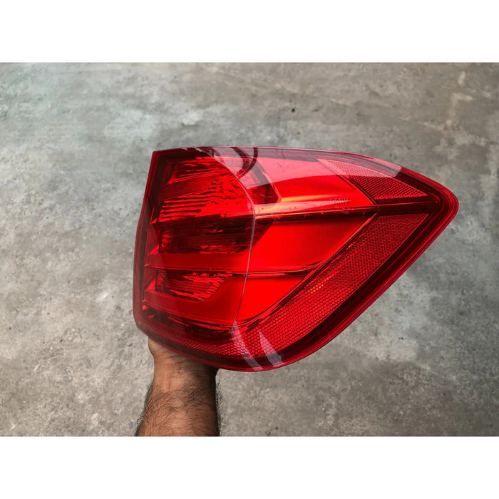 Calavera Derecha Exterior Original Para Bmw 328 Sedan 2012, 2013, 2014, 2015 Derecho/pasajero Rojo