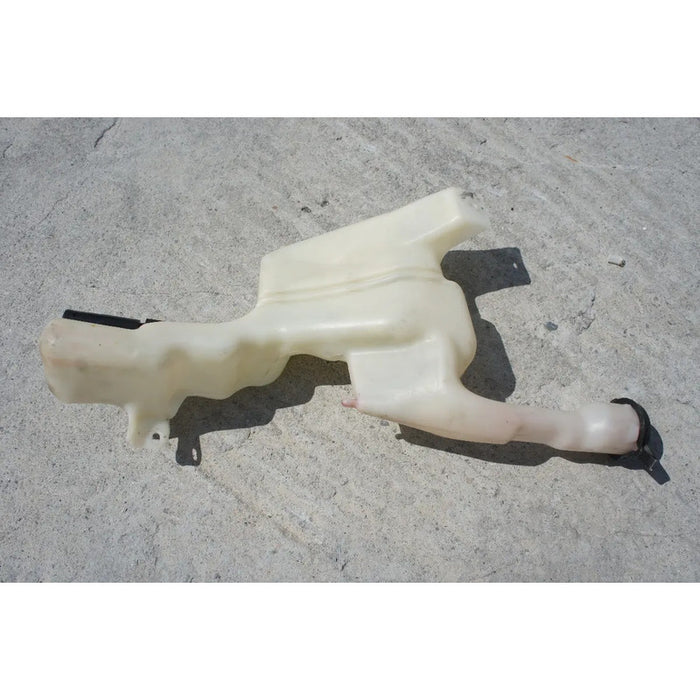 Deposito Limpia Parabrisas Para Ford Fiesta Sedan 2011, 2012, 2013, 2014, 2015
