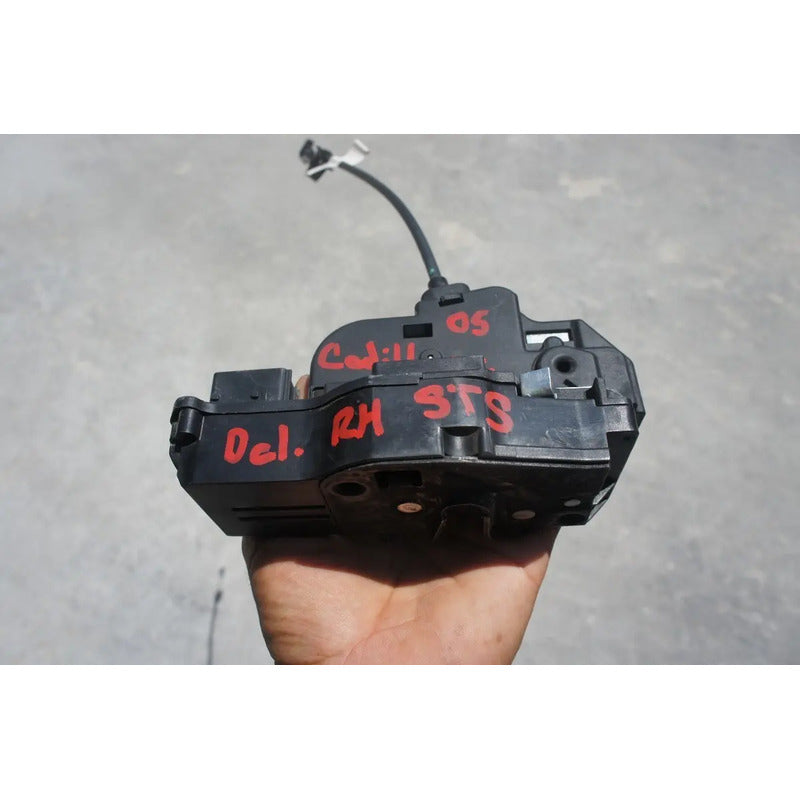 Chapa De Puerta Delantera Derecha Para Cadillac Sts 2005, 2006, 2007 - Original