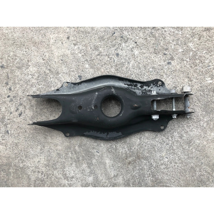 Horquilla Trasera Izquierda Original Para Mercedes Benz C300 2015, 2016, 2017, 2018, 2019, 2020, 2021, 2022, 2023, 2024, 2025 (motor 2.0 Litros)