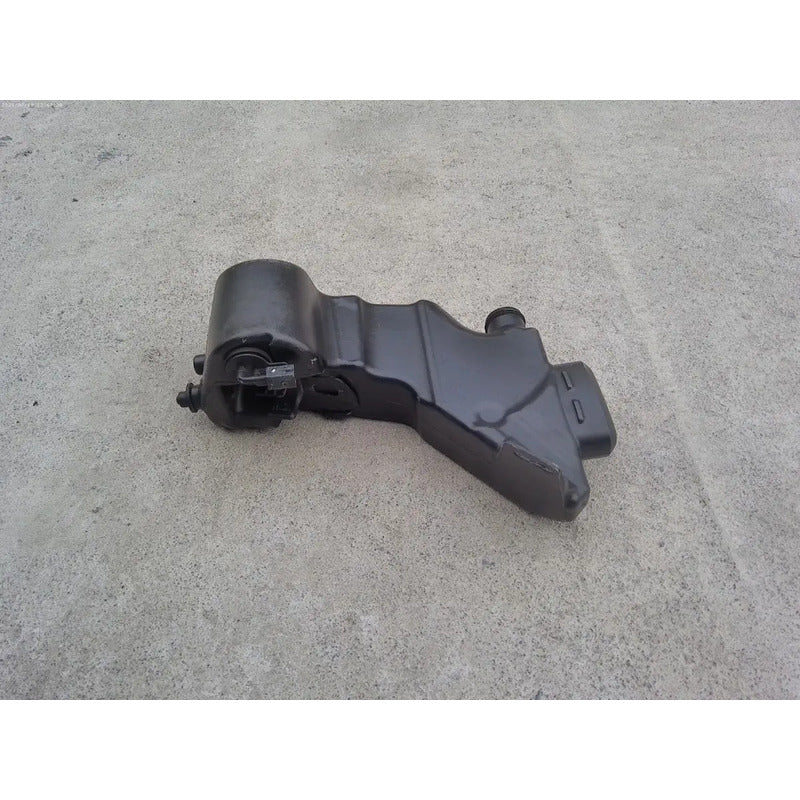 Deposito Limpia Parabrisas Original Para Mercedes Benz C300 2015, 2016, 2017, 2018 (motor 2.0 Litros)