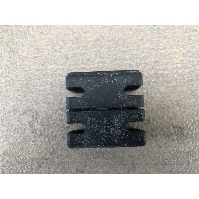 Goma Soporte Facia Nissan Np300 2008 Al 2015