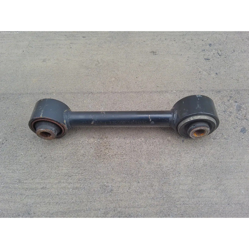 Tirante Trasero Inferior Izquierdo Para Jeep Patriot 2007, 2008, 2009, 2010, 2011, 2012, 2013, 2014, 2015, 2016,  2017 - Motor 2.0 Litros, 4 Cilindros - Original