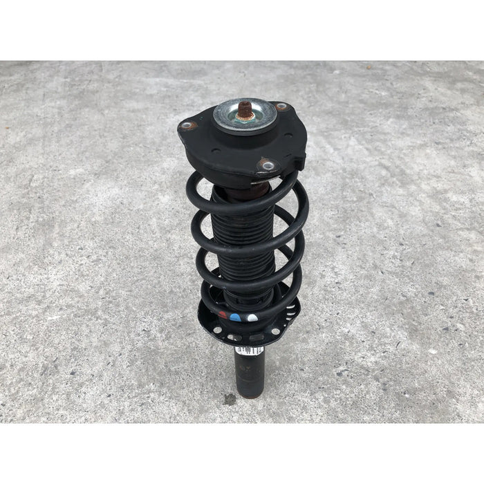 Amortiguador Delantero Derecho Para Volkswagen Jetta 2011, 2012, 2013, 2014, 2015, 2016, 2017, 2018
