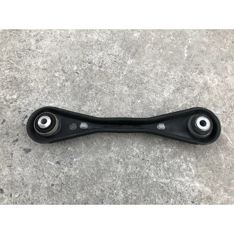 Tirante Trasero Derecho Inferior Chevrolet Blazer 2019, 2020, 2021, 2020, 2023 Para Motor 2.5 Litros