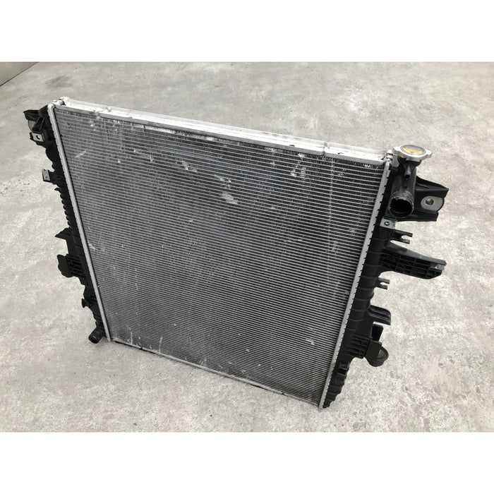 Radiador Para Nissan Armada 2017, 2018, 2019, 2020, 2021, 2022, 2023, 2024, 2023 - Motor 5.6 - Original