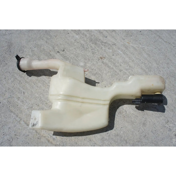 Deposito Limpia Parabrisas Para Ford Fiesta Sedan 2011, 2012, 2013, 2014, 2015