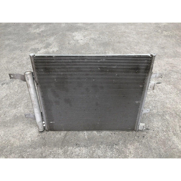 Condensador Original Para Jaguar Xj Series 2010, 2011, 2012, 2013, 2014, 2015, 2016, 2017, 2018, 2019 Motor 3.0