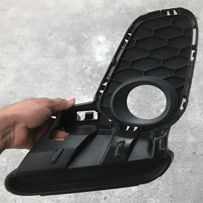 Parrilla Inferior Derecha De Faro Niebla Mazda 3 2010-2013 Negro Mate