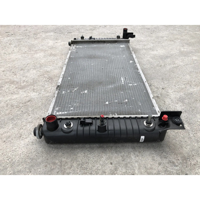 Radiador Original Para Cadillac Escalade 2011, 2012, 2013, 2014 Motor 6.2
