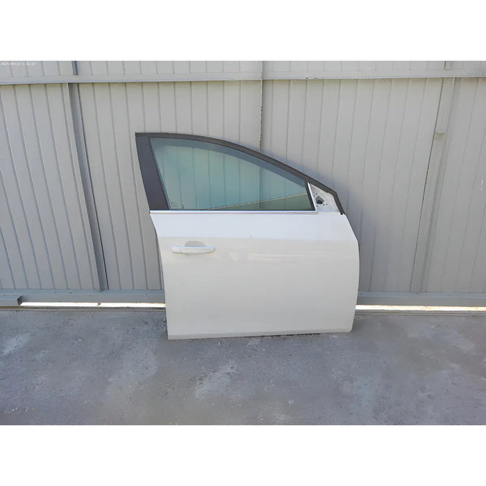 Puerta Delantera Derecha Original Para Chevrolet Cruze 2011, 2012, 2013, 2014, 2015 Delantera Derecha Blanco
